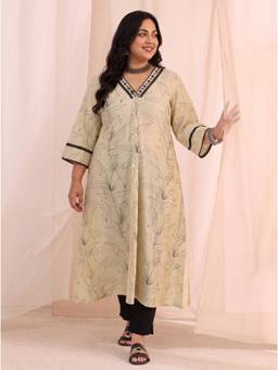 Extra love by Libas - Plus Size Off White Floral Printed Pleated A-Line Kurta With Pocket