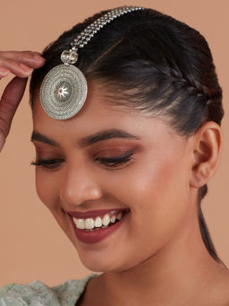 Azai by Nykaa Fashion - Silver Ethnic Oxidised Maang Tikka