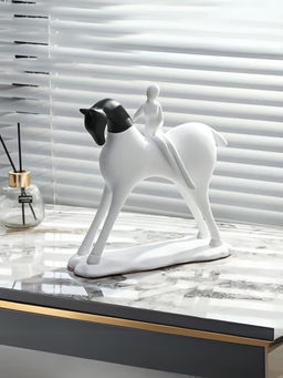 Smokey Cocktail - Elegant Woman Rider, White