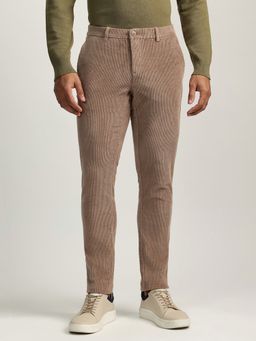 Bruun & Stengade - Men Brown Solid Mid Rise Regular Fit Corduroy Pant