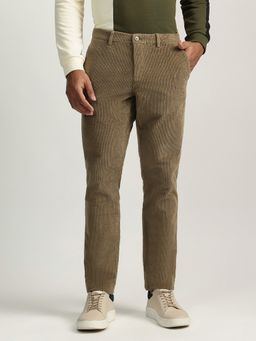 Bruun & Stengade - Men Khaki Solid Mid Rise Regular Fit Corduroy Pant