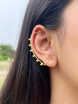 ISHKAARA - Golden Arc Ear Cuff