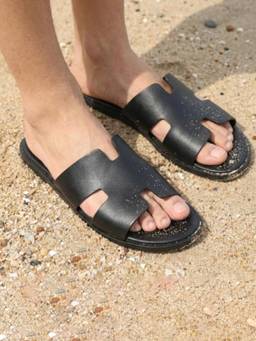 ITALIAN SHOES COMPANY - Haven H Style Slip On Black Sandals