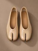 Beige color option, Currently selected