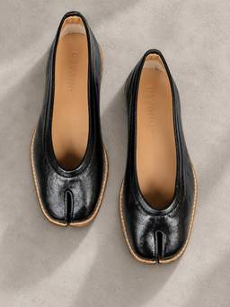 Devano - Black Tabi Split Toe Ballerina