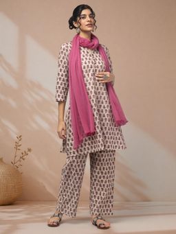 LABEL MAE - Blush Pink Floral Printed Kurti with Pant and Dupatta