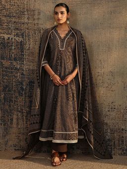 Libas - Brown Printed V-Neck Kurta Pant With Dupatta