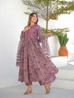 Divena - Maroon Printed Mandarin Neck Kurta Pant with Dupatta
