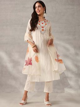 ISHIN - Off White Embroidered Round Neck Kurta Pant with Dupatta