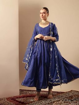 ISHIN - Blue Embroidered Round Neck Kurta Pant with Dupatta