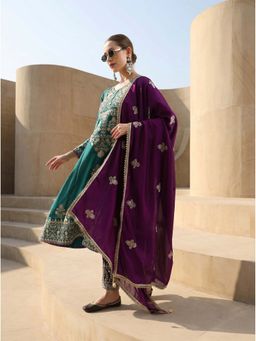 ISHIN - Green Embroidered Round Neck Kurta Pant with Dupatta