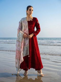 ISHIN - Maroon Embroidered V-Neck Kurta Pant with Dupatta