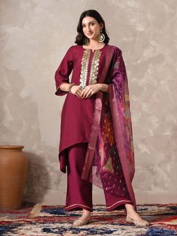 MYSHKA - Magenta Embellished/Sequined Round Neck Kurta Palazzo With Dupatta