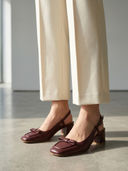 Maroon color option, Currently selected