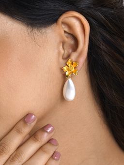 Joker and Witch - Joker & Witch Amaryllis Gold Earrings