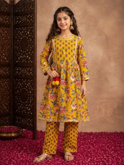 Aarika - Girls Mustard Floral Print Kurta With Pant