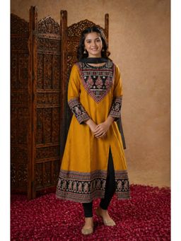 Aarika - Girls Mustard Floral Print Kurta