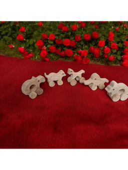 neemtoys - Light Brown Neem Wooden Design Wheel Toys (Pack of 5)