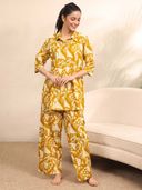 Mustard color option, Currently selected