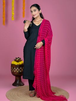 Hella Fashions - Fuchsia Dew Drops Dupatta