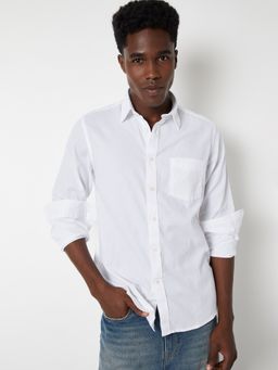 max - White Men Textured Slim Fit Shirt