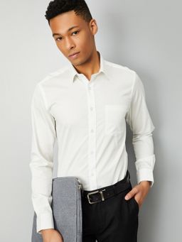 max - White Men Solid Slim Fit Shirt