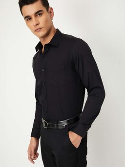 max - Black Men Solid Slim Fit Shirt