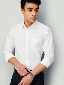 max - White Men Slim Fit Striped Formal Shirt