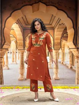 Gahan - Women Pure Cotton Rust Woolen Kurta with Pant