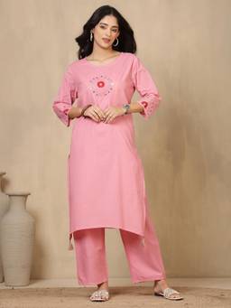 Gahan - Women Pure Cotton Pink Embroidery Kurta with Pant