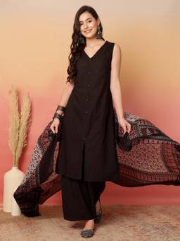 Gahan - Women Black Solid Pure Cotton Straight Kurta with Palazzo & Printed Dupatta