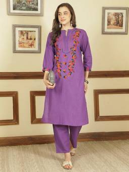 Gahan - Women Pure Cotton Purple Woolen neck Embroidery Kurta with Pant