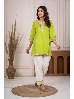 Gahan - Women Pure Cotton Green & Beige Gotta Patti Work Short Kurti with Pant