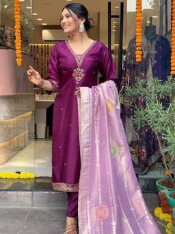 Gahan - Women Motifs Embroidered Regular Thread Work Kurta with Patiala & Dupatta - Wine