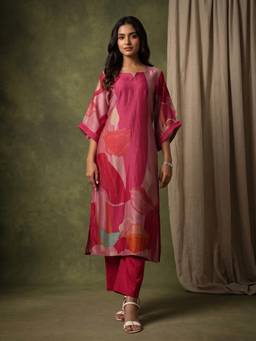 Gahan - Women Fuchsia Pink Abstract Printed Straight Kurta With Pant