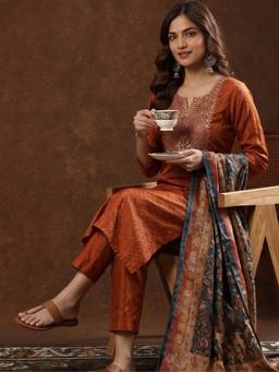 Gahan - Women Jaquard Kurta Set With Printed Dupatta - Rust