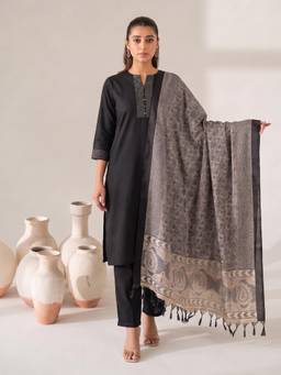 Gahan - Women Thread Embroidered Kurta and Yoke Kurta With Pant & Jacquard Dupatta - Black