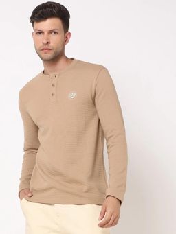 GAP - Men Brown Knitted Henley Neck T-shirt