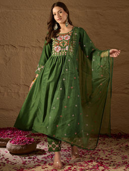 Vaamsi - Women Green Silk Blend Embroidered Straight Kurta and Pant with Dupatta (Set of 3)