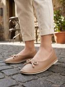 Beige color option, Currently selected