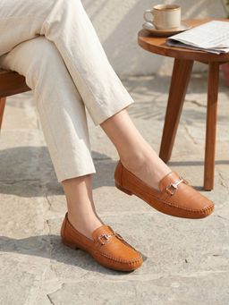 Marc Loire - Women Tan Textured Slip-On Loafers