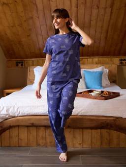 Sweet Dreams - Womens Minions Printed Nightsuit