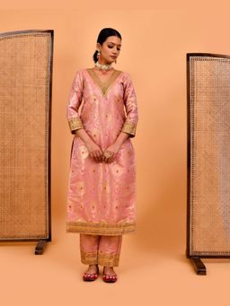 Bannhi - Pink Mrigni Banarasi Brocade Kurta With Pant