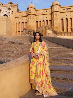 Bannhi - Yellow Floral Printed Chiffon Kurta With Pant and Dupatta