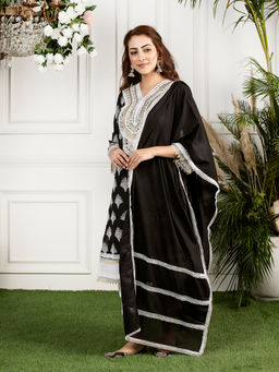 Mulmul - Black Embellished Dupatta