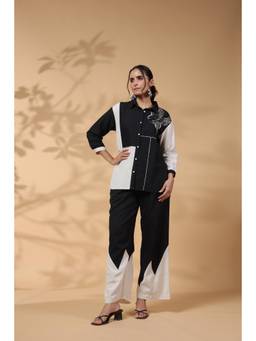 STIL-O-STITCH - Women Black Colourblocked Co-Ord Set