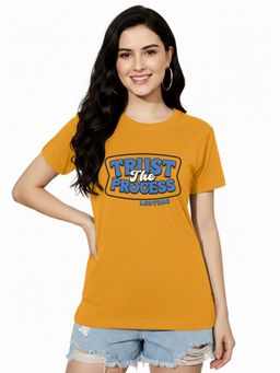 LEOTUDE - Typography Women's Mustard T-Shirt