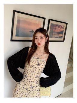 Outzidr - Black Full Sleeve Cropped Slouchy Cardigan