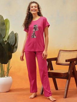 Clovia - Women Pink Graphic T-Shirt and Pyjama