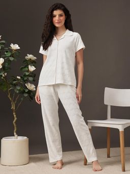 Clovia - Women White Textured Shirt and Pyjama